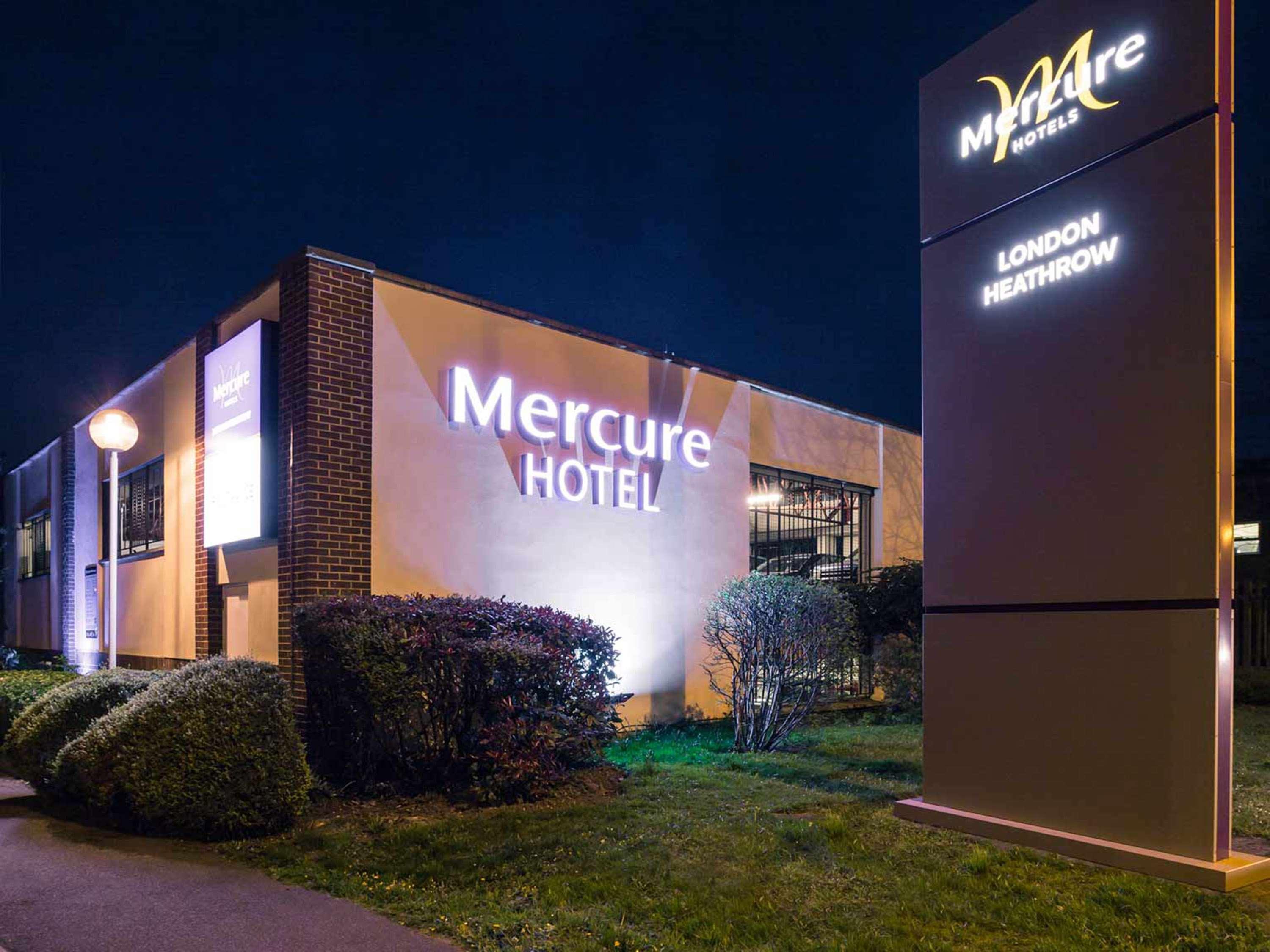 Mercure London Heathrow Airport Hotel Hillingdon Exterior photo